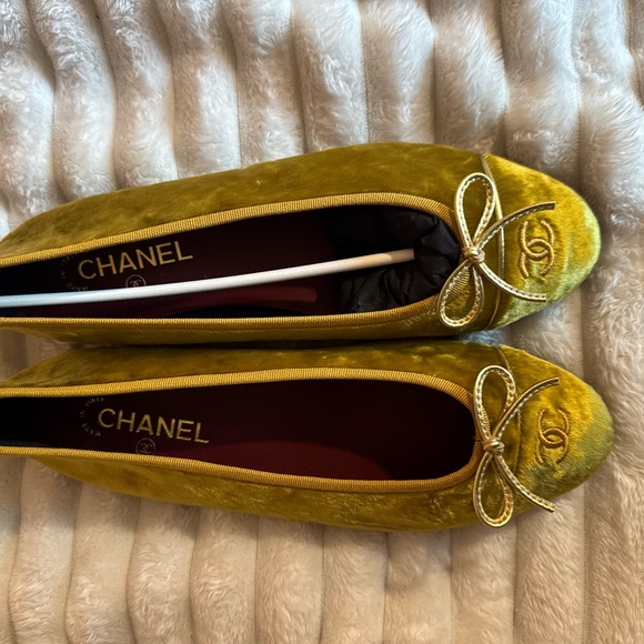 Chanel Yellow Velvet Ballet Flats - Picture 6 of 7